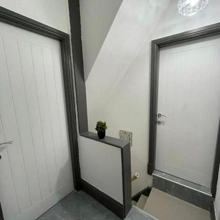Entire 5 Star Luxury Whalley House Wifi Tv Luxury Burnley Exterior photo